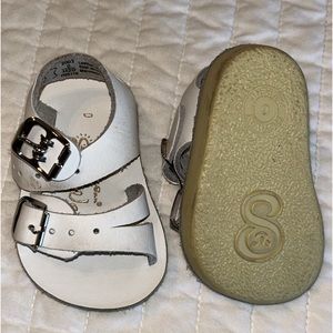 White sea wee sun sans